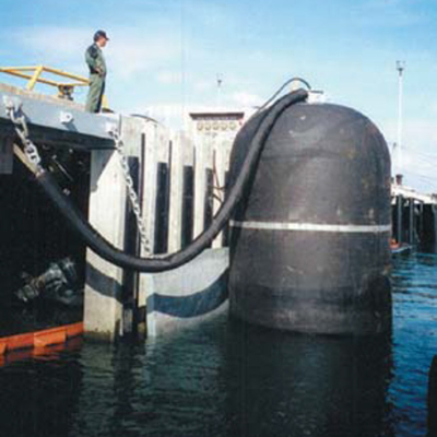 Sling Type Inflatable Submarine Fender Sling Type Yokohama Pneumatic Rubber Boat Fender (Máy phun nước trên tàu ngầm)