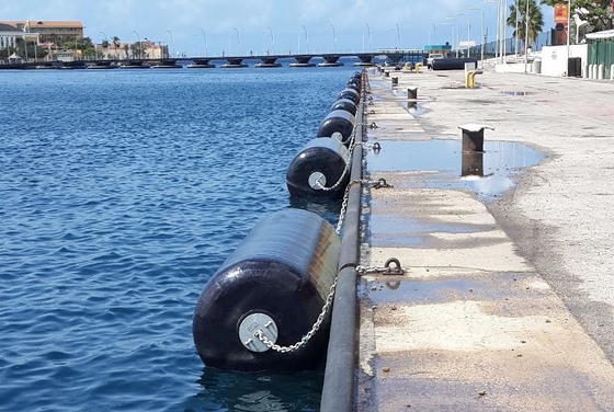 Polyurea Coating Marine Floating EVA Fender Cell kín với chất lượng cao neo tàu