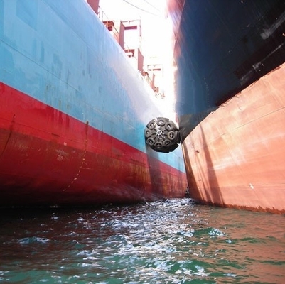CCS Lốp cao su khí nén Bumper cho tàu Corvette &amp; Frigate Độ kín khí cao Bộ đệm cao su nổi