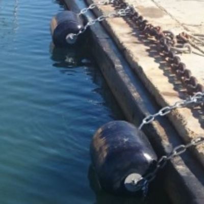 Biển nổi đầy màu sắc Tấm cản Polyurethane EVA Hàng hải có dây xích và lưới lốp