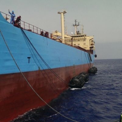 ISO17358 CCS Bộ chắn bùn khí nén Yokohama cho Cầu cảng Bán hàng nóng Giá đỡ cao su bơm hơi