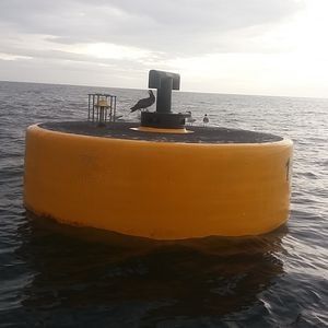 Phao neo đậu ngoài khơi loại nổi trên biển